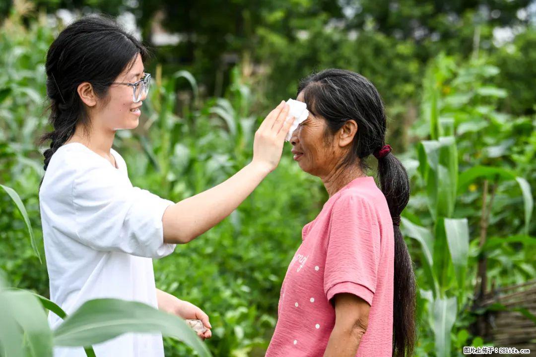 全网追的“扁担女孩”，找了一份暑假工，时薪12元 - 烟台生活资讯 - 烟台28生活网 yt.28life.com